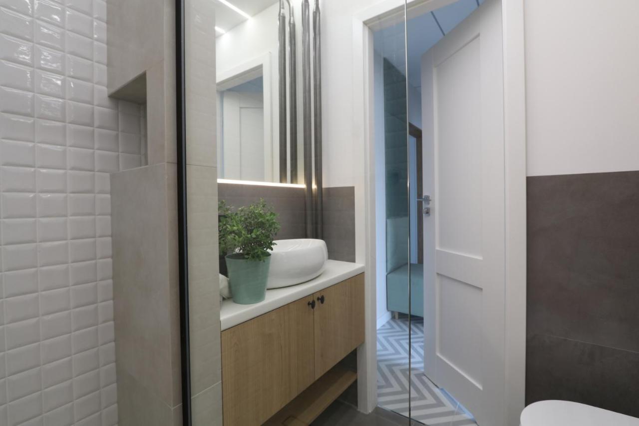 Romaszewskiego Zoliborz Bedroom Pokoj Metro Warszawa Exteriör bild