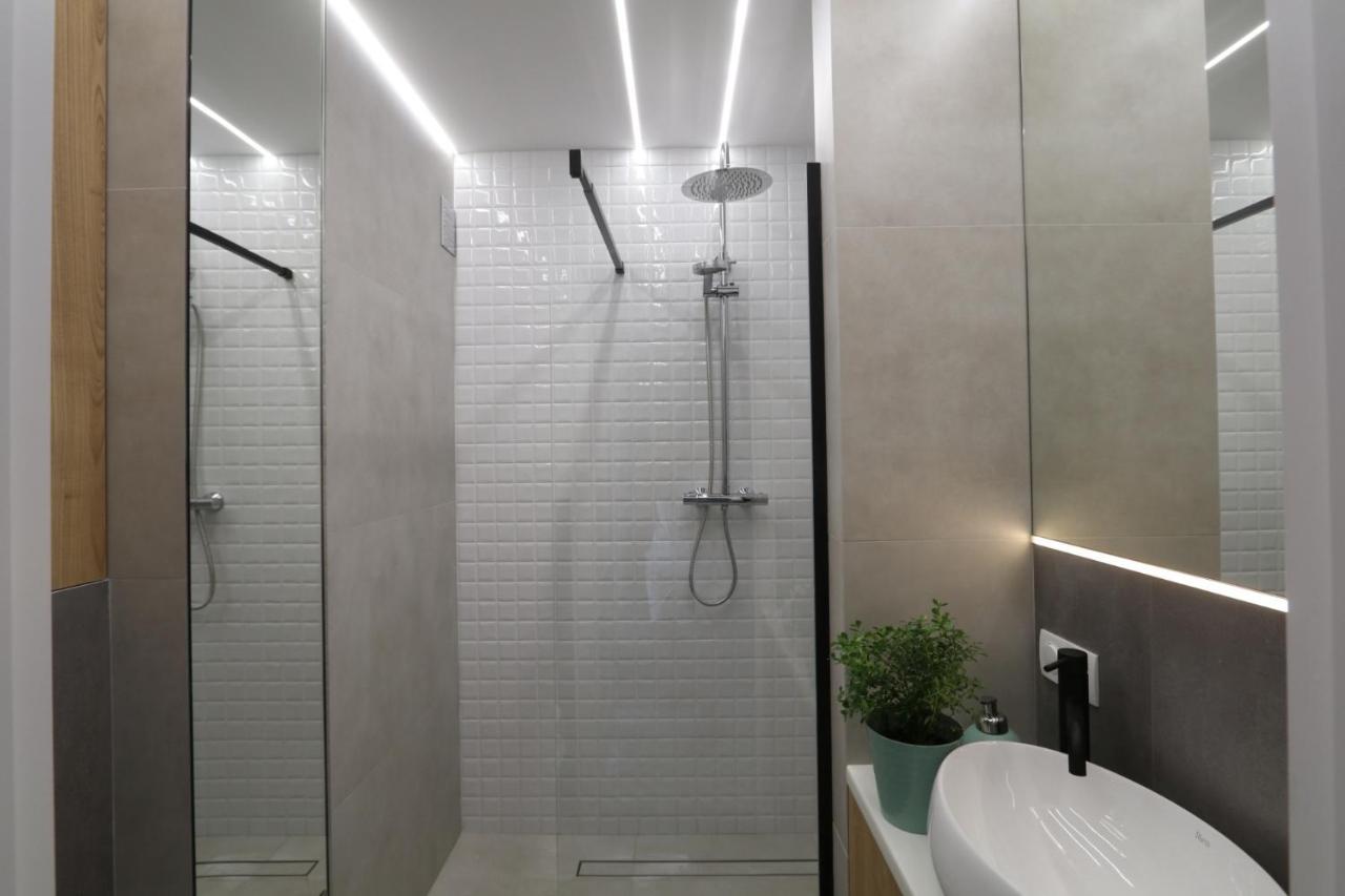 Romaszewskiego Zoliborz Bedroom Pokoj Metro Warszawa Exteriör bild