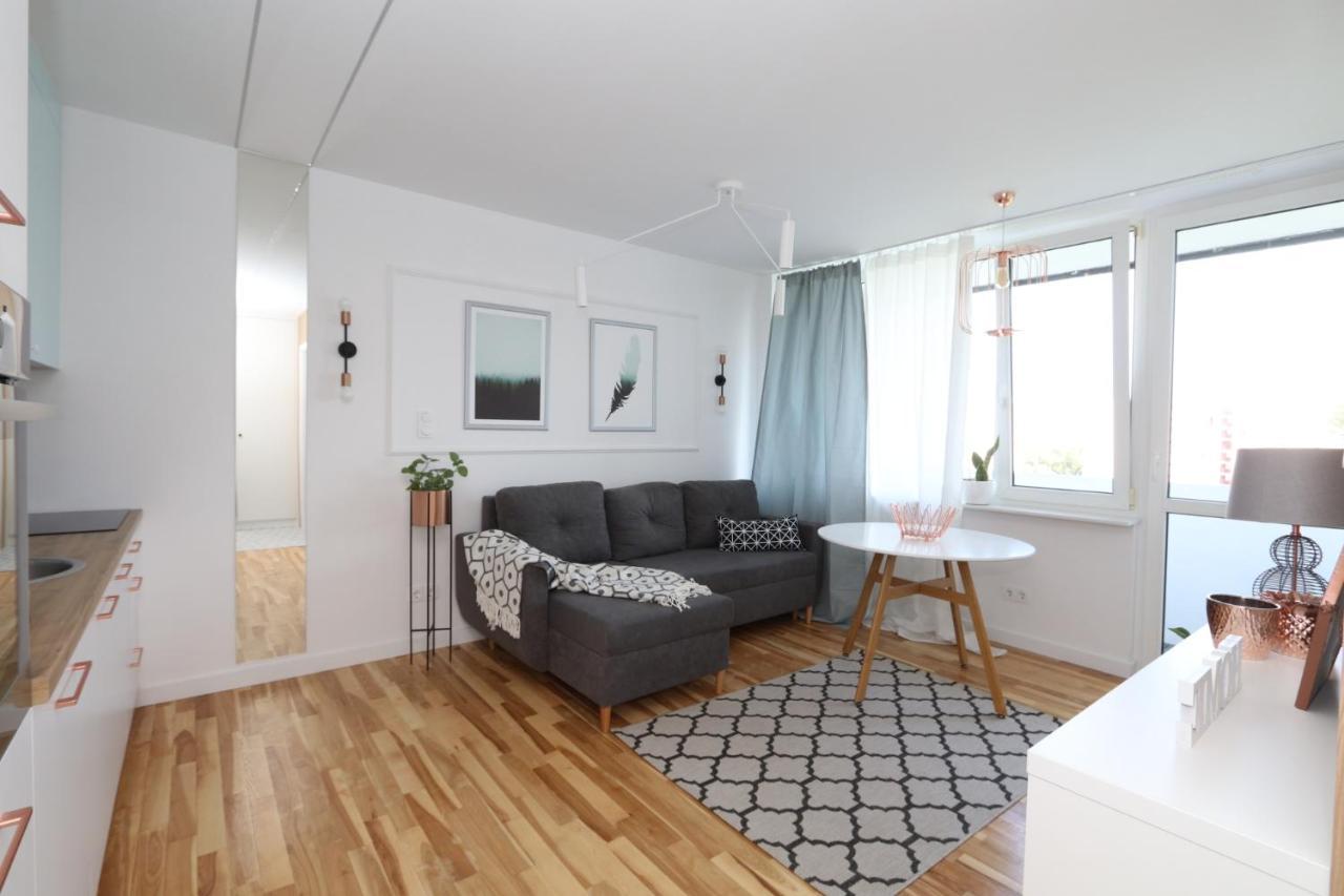 Romaszewskiego Zoliborz Bedroom Pokoj Metro Warszawa Exteriör bild